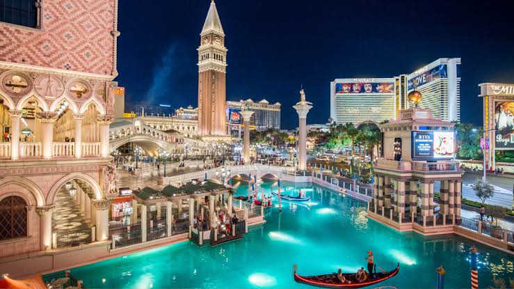 Easy Airport Links to Major Casino-Hotels